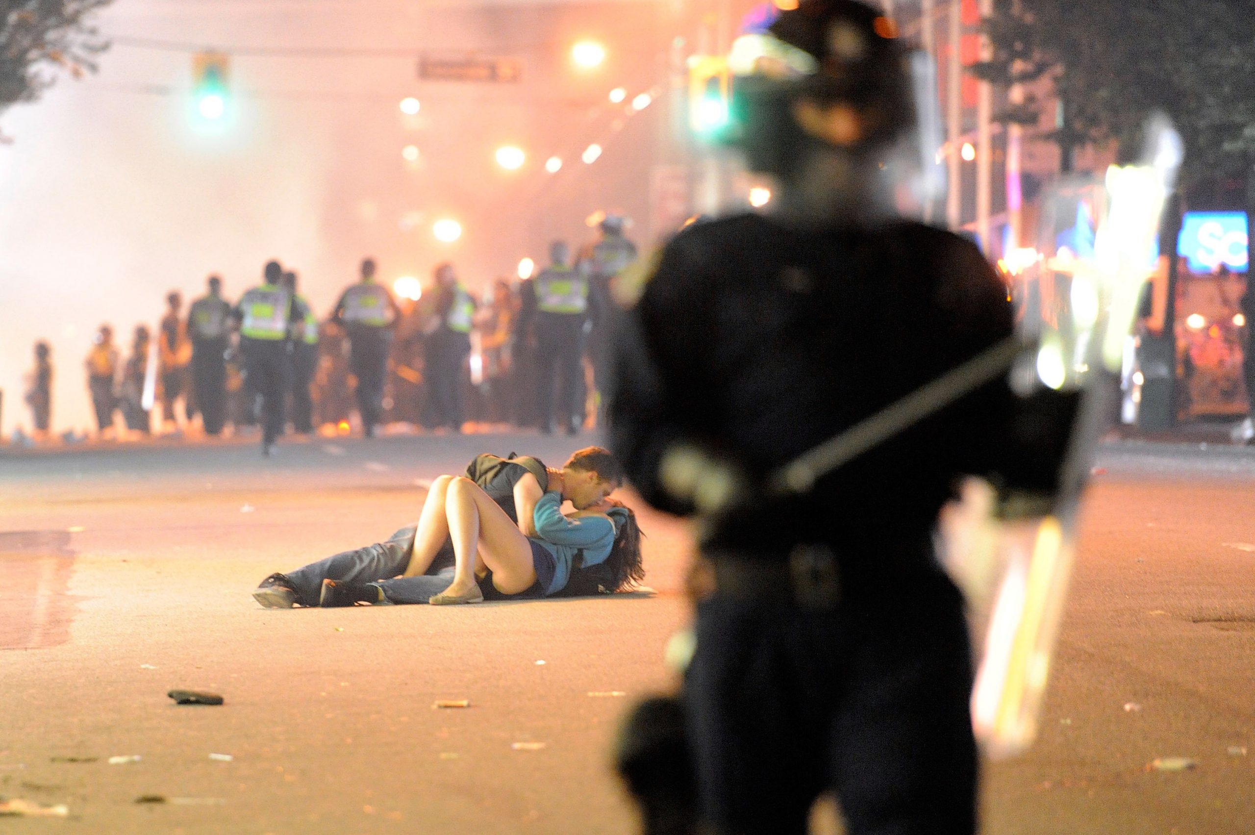 De Vancouver Riot Kiss